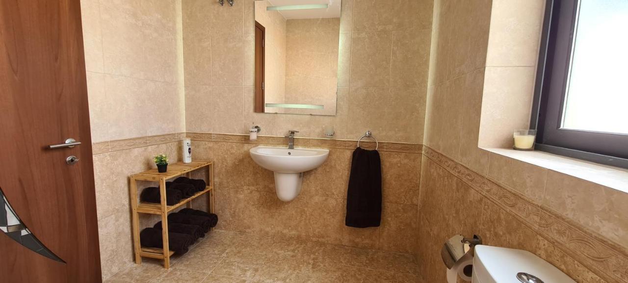 Large Apartment In Marsascala. Sleeps 6 Марсаскала Экстерьер фото