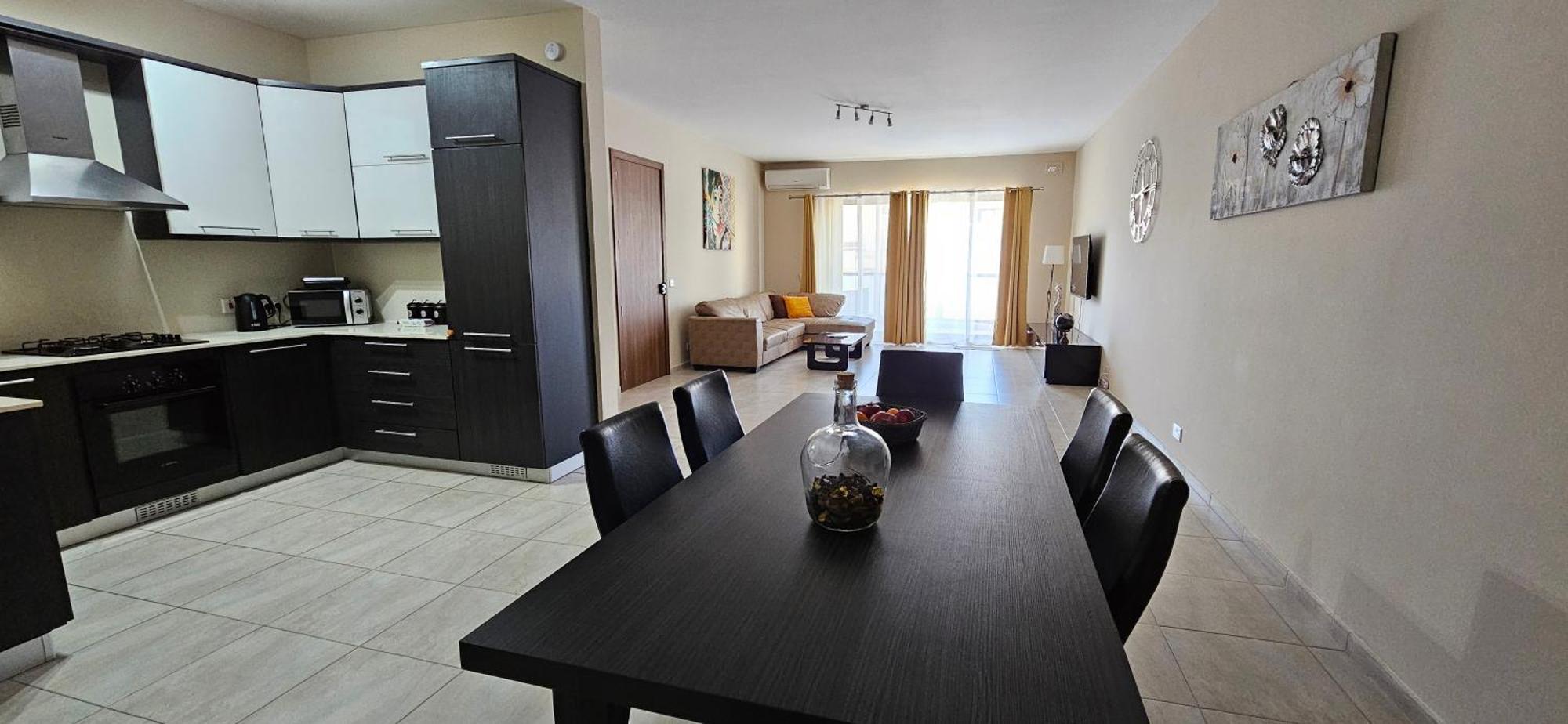 Large Apartment In Marsascala. Sleeps 6 Марсаскала Экстерьер фото